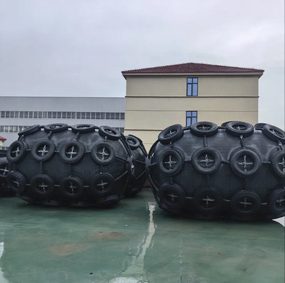 Large Displacement Bearing Inflatable Pneumatic Fender Pneumatic Fender Yokohama Rubber Fender For Bulk Cargo Wharves