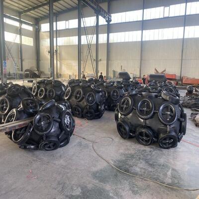 ISO17357 Certified Pneumatic Rubber Fender Customized Sizes 0.3-4.8 M
