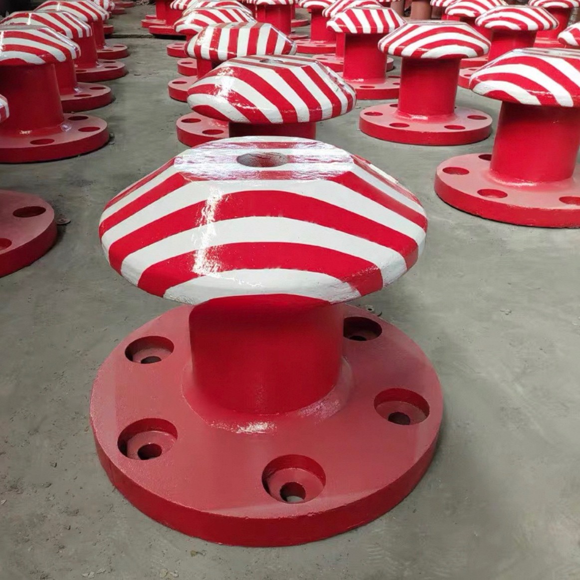 550KN Pillar Type Cast Iron HT200 Yacht Mooring Bollards Bitts Polished ...