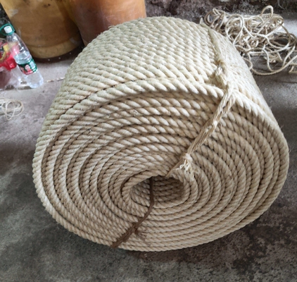 Durable Spliced Strength 3 Strand Twisted Sisal Rope In 220m Coil Length For Packing