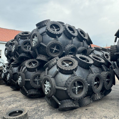 ISO17357 Certified Marine Rubber Fender with High Energy Absorption and Customizable Size for Ship Berthing Protection